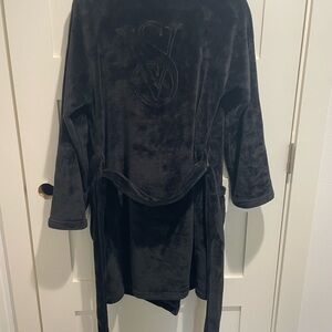 VICTORIA’S SECRET Black Plush Robe with Embroidered Logo